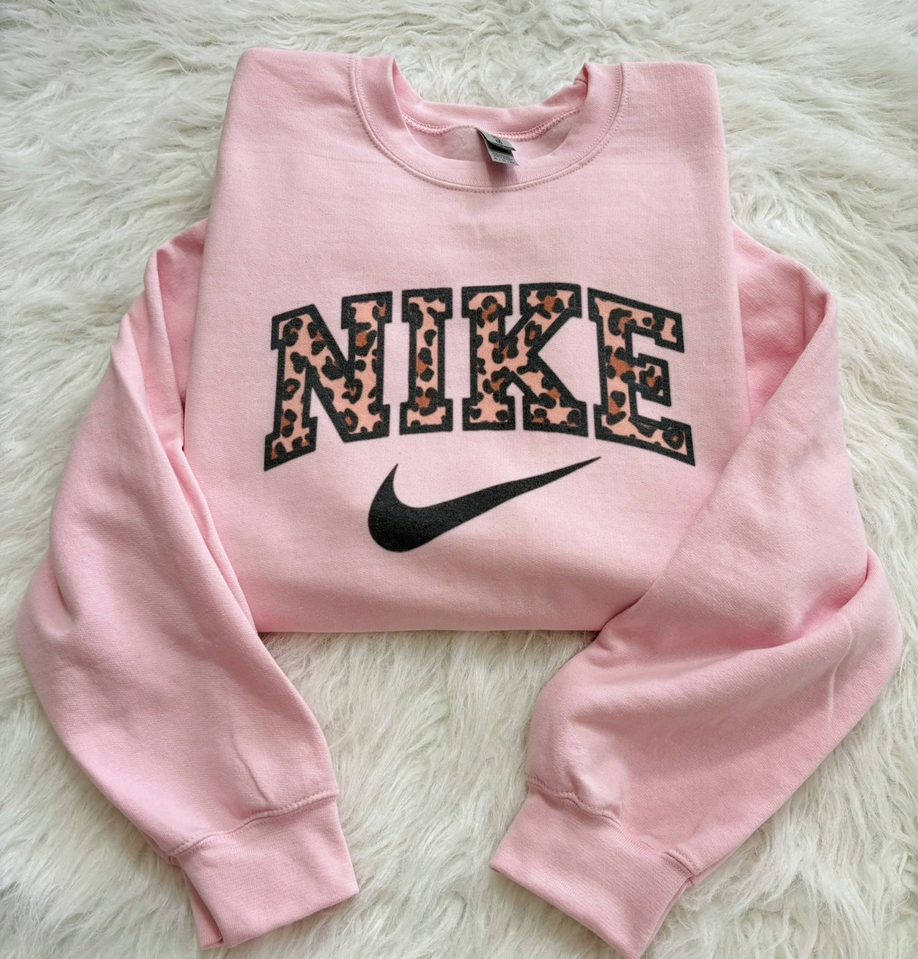 Beige Sweatshirt with Leopard Print Logo – Cozy Crewneck Pullover