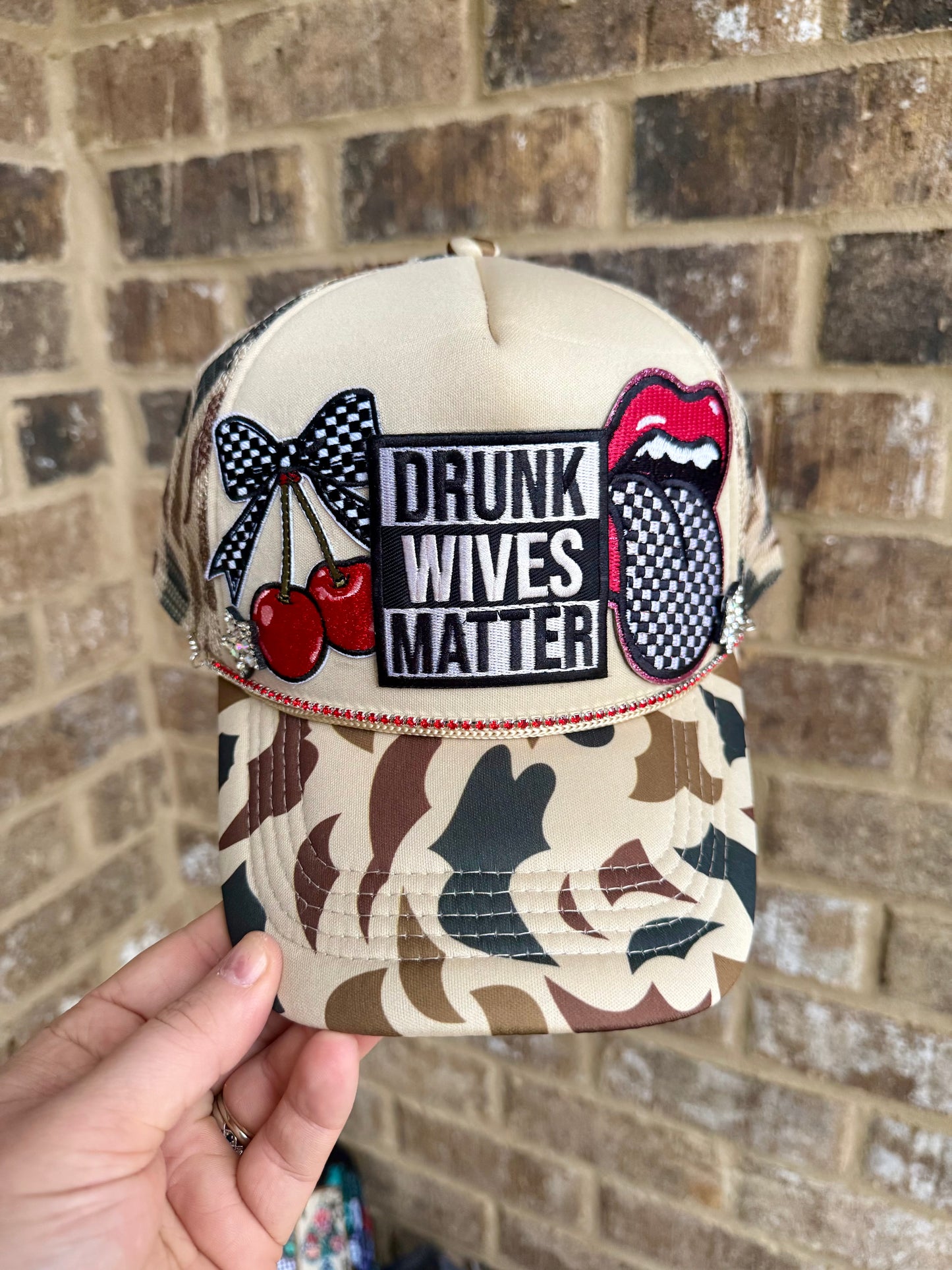 Speeding dating trucker hat edition