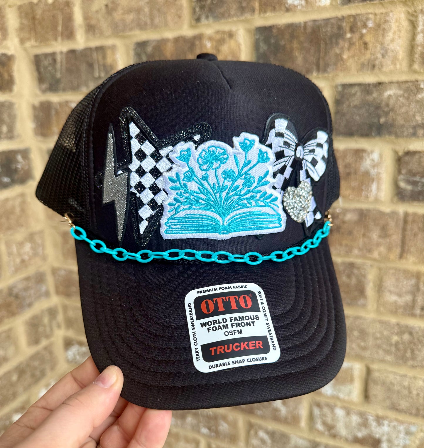 Speeding dating trucker hat edition