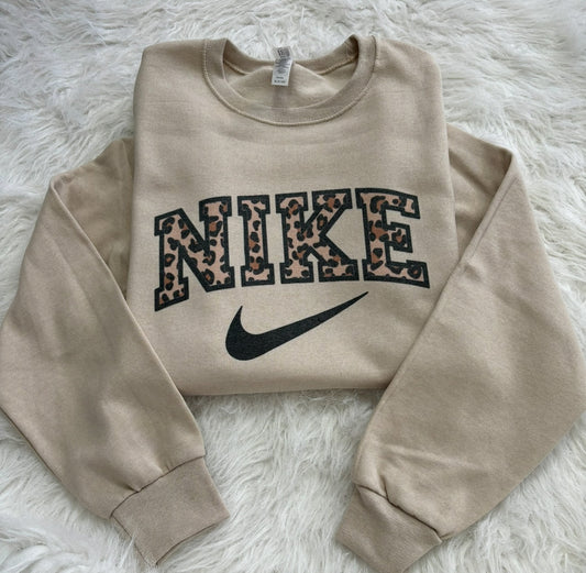 Beige Sweatshirt with Leopard Print Logo – Cozy Crewneck Pullover